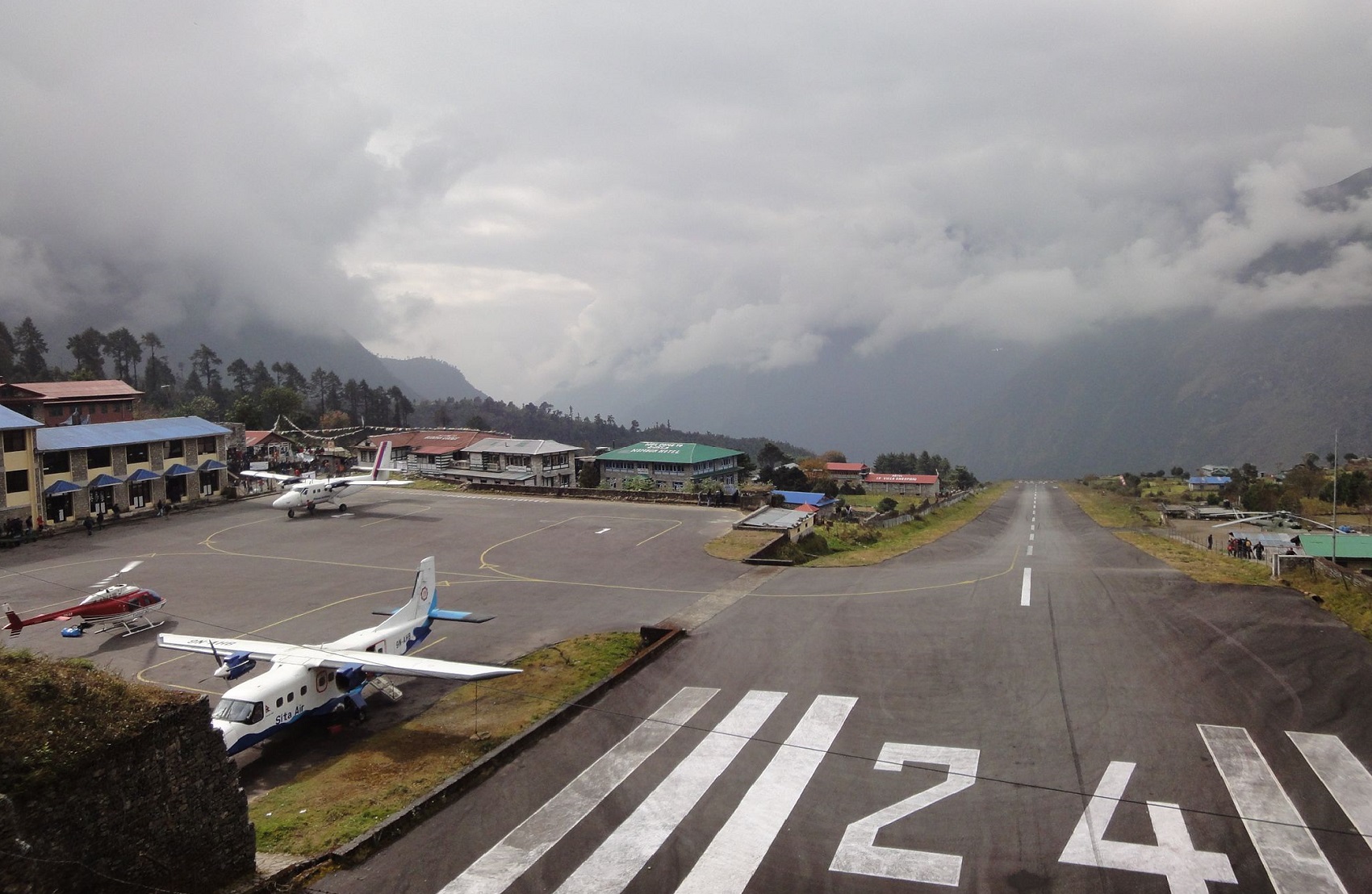 Gli aeroporti più pazzi del mondo: Lukla, l’Himalaya ed i rischiosi atterraggi a vista