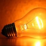 L’elettricità, ieri ed oggi: dall’èlektron alla corrente alternata e la vendita online di materiale elettrico
