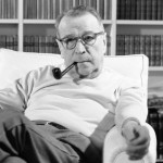 “La camera azzurra” di Georges Simenon: il grigio di un’esistenza senza passioni e la ricerca della felicità