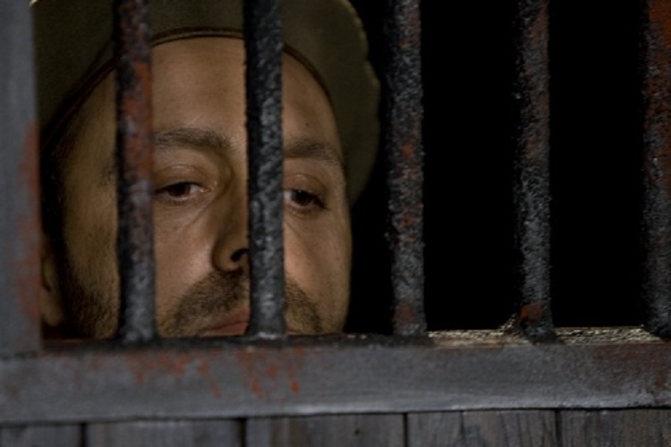 “In my prison” di Alessandro Grande: anche prigionieri in un guscio di noce si può essere felici
