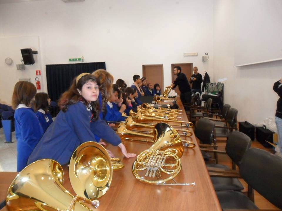 “OrchestranDo!”: un progetto di approccio creativo alla musica per 148 bambini a Villaputzu