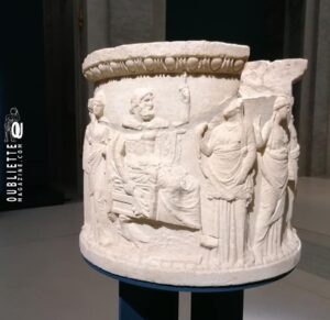 Prassitele - Dodekatheon I secolo a.C. Marmo grechetto - Ostia - Photo by Altea Gardini