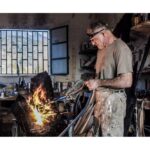 “Iron Project” di Stefano Pierotti: la vita fiorisce da ferro e fuoco