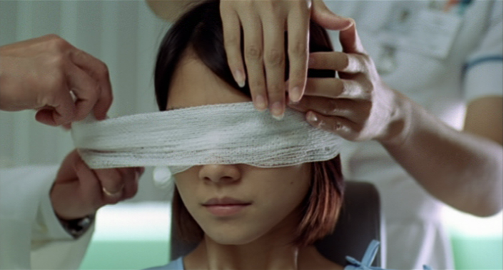 “The Eye”, horror di Oxide Pang Chun e Danny Pang: occhi che vedono una realtà differente