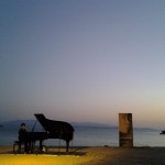 Terza giornata di “Musica sulle Bocche” ed il concerto all’alba di Enrico Zanisi sulla spiaggia di Rena Bianca