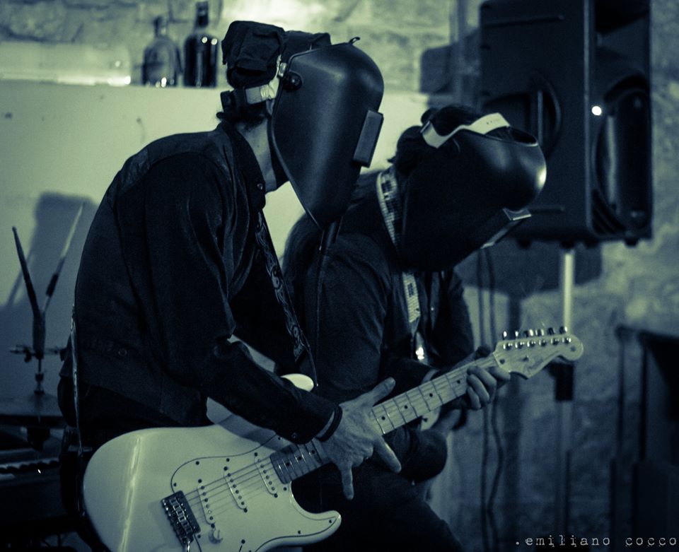 The Cyborgs live al Kastè Social Pub: non sono mancate le improvvisazioni chitarristiche ed i momenti di gag time