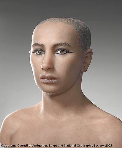 Nuove analisi effettuate sulla Mummia di Tutankhamon potrebbero spiegare il mistero della sua morte